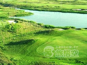 新疆 ウルムチ 雪蓮山 ゴルフ クラブ