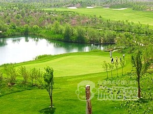 新疆 ウルムチ 雪蓮山 ゴルフ クラブ